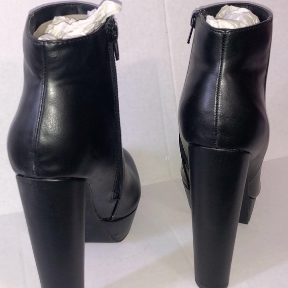 Black Platform Boots - Picture 3 of 7